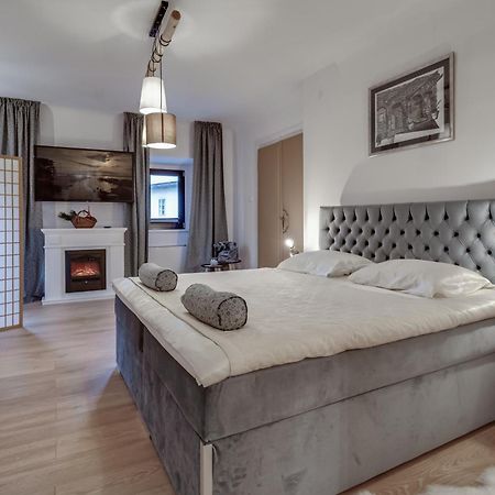 Sobe "Ela" Bed & Breakfast ฟูชิเน ภายนอก รูปภาพ