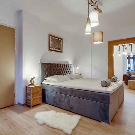 Sobe "Ela" Bed & Breakfast ฟูชิเน ห้อง รูปภาพ