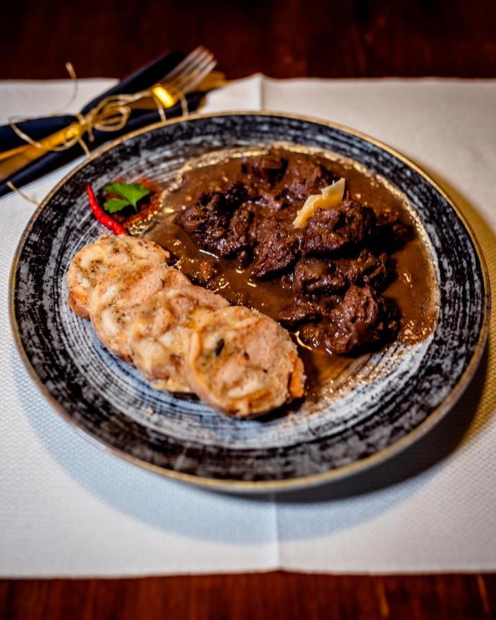 Sobe "Ela" Bed & Breakfast ฟูชิเน ภายนอก รูปภาพ