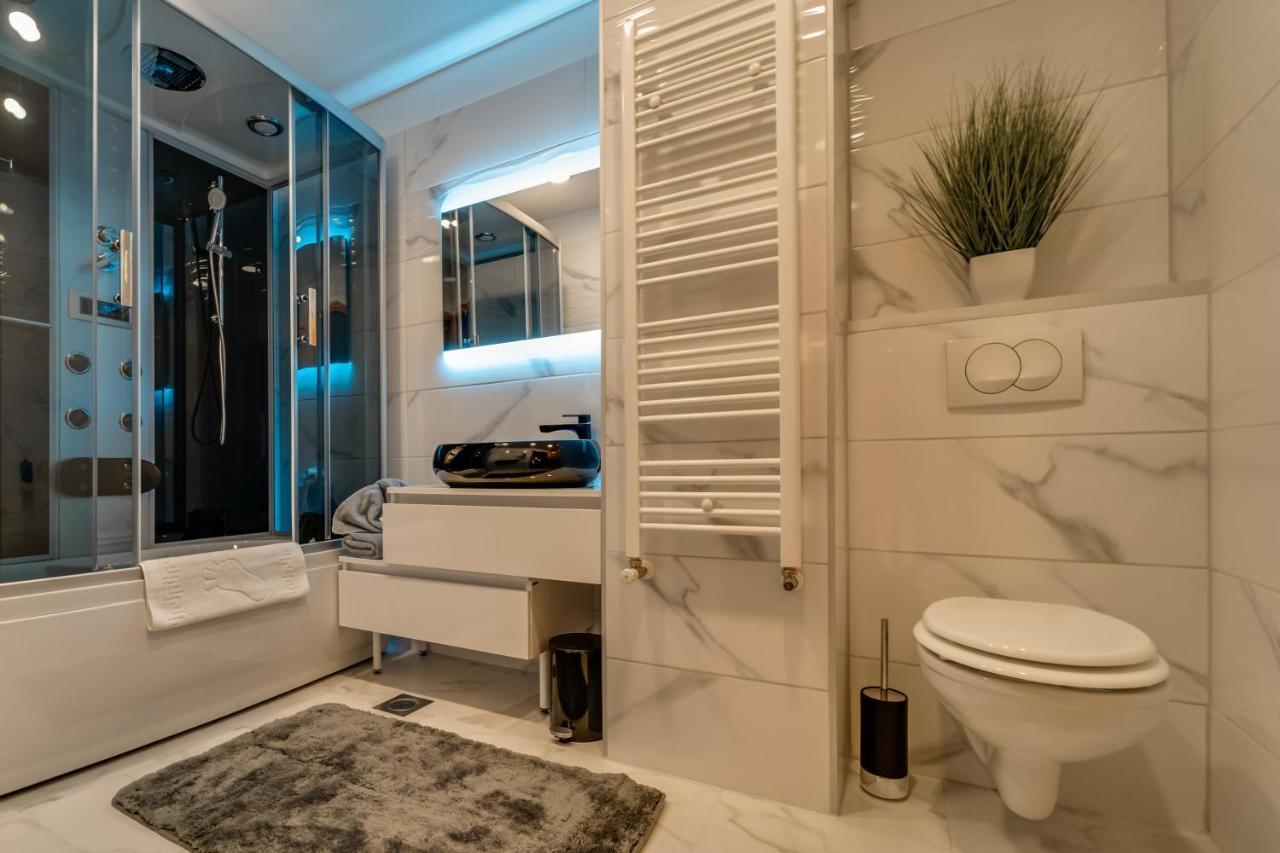 Sobe "Ela" Bed & Breakfast ฟูชิเน ภายนอก รูปภาพ