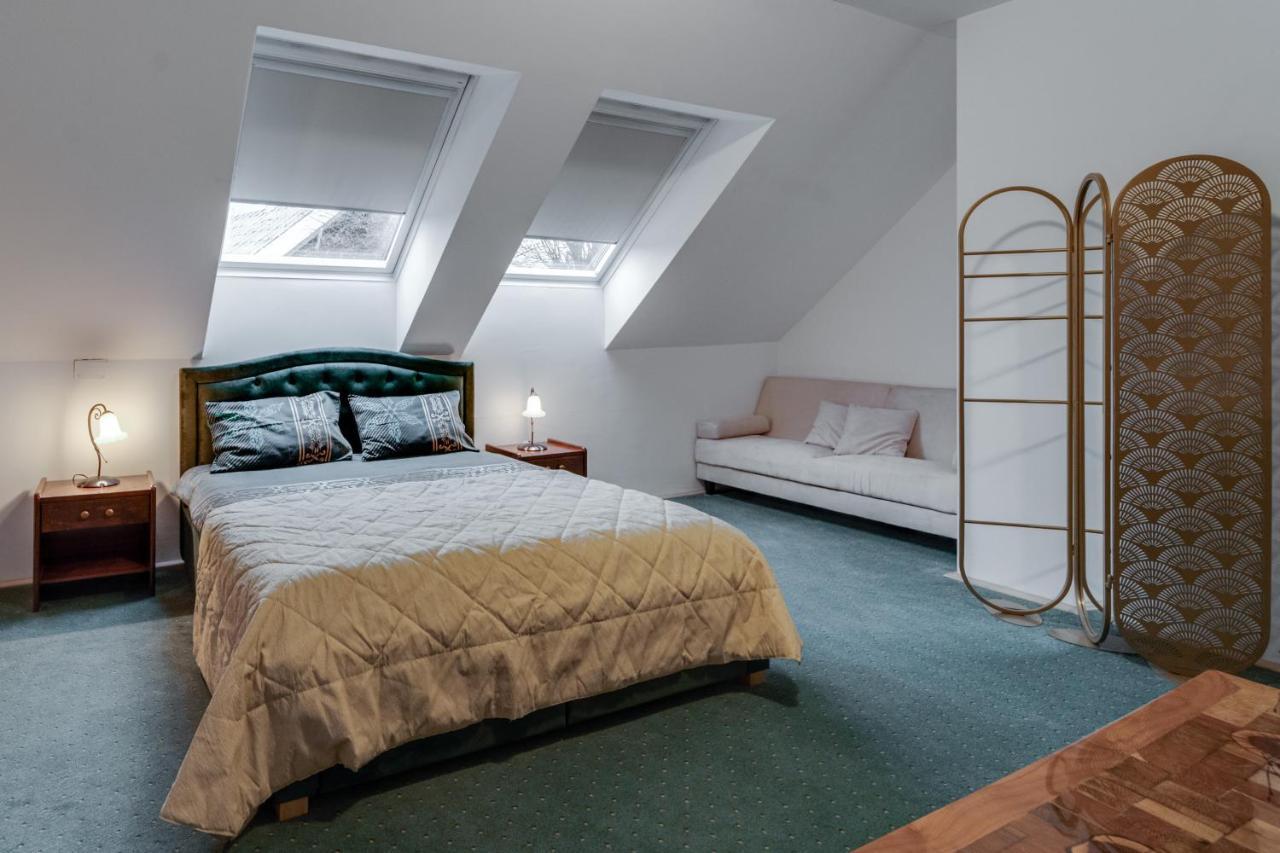Sobe "Ela" Bed & Breakfast ฟูชิเน ห้อง รูปภาพ