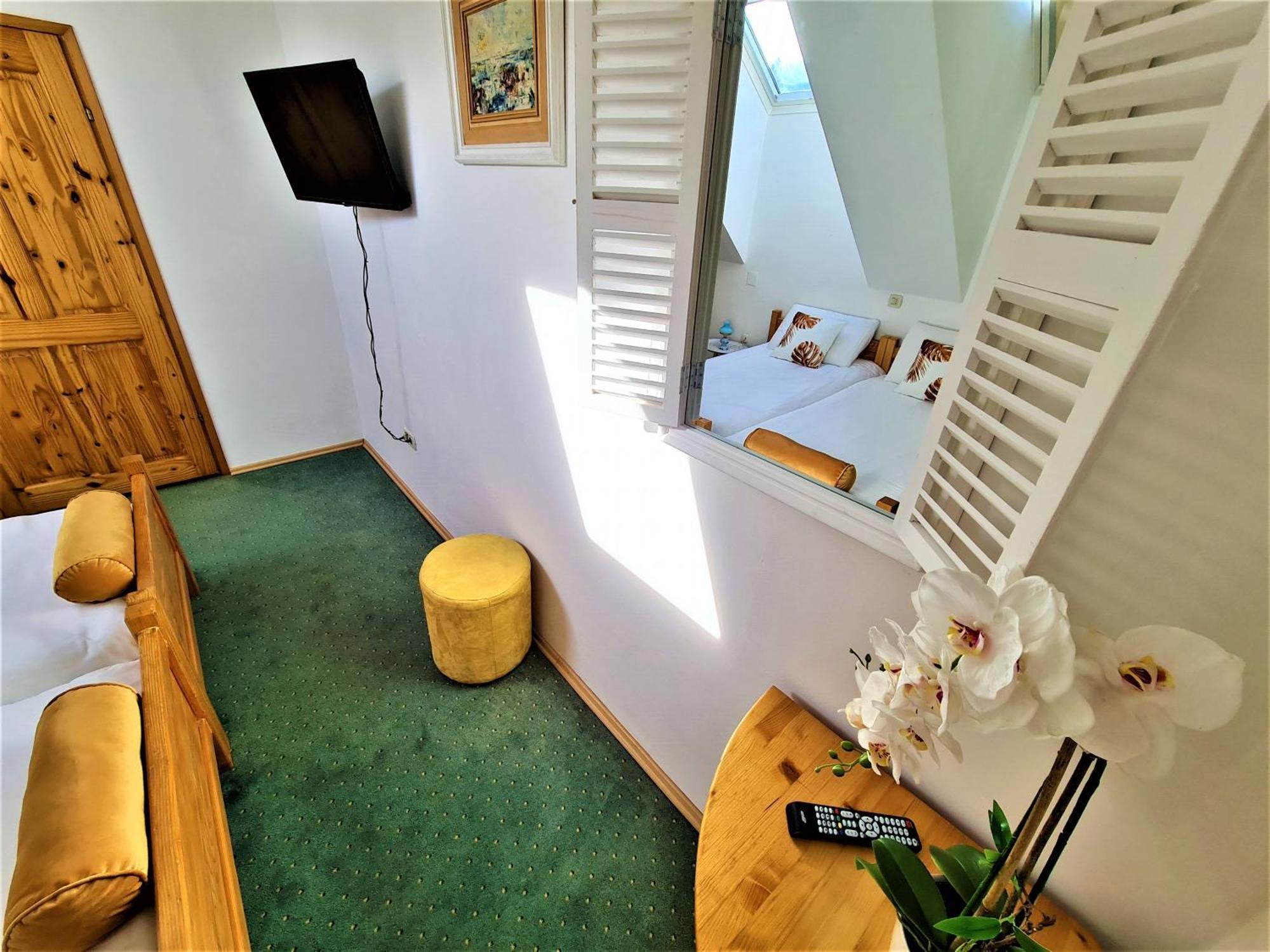 Sobe "Ela" Bed & Breakfast ฟูชิเน ห้อง รูปภาพ